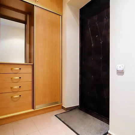 Apartament Tvoy Ostrov Na Yanki Kupala